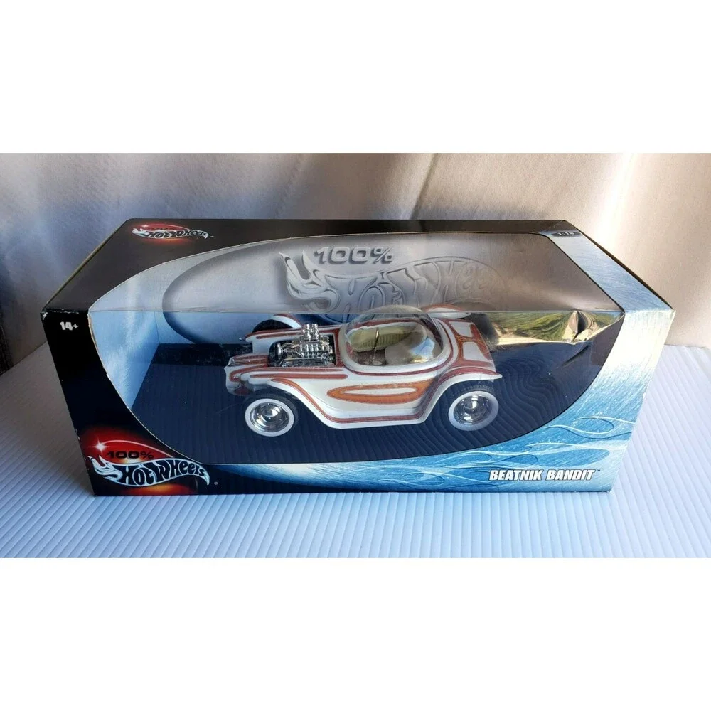 Vintage 2002 Hot Wheels 100% BEATNIK BANDIT White 1/18 WHITE LINE REAL RIDERS!